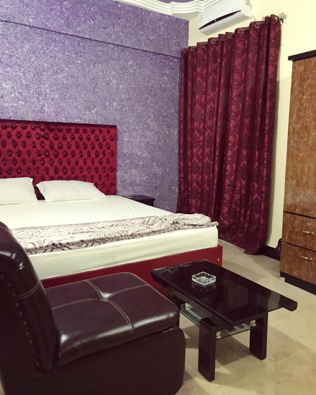 Hotel Second Home การาจี ภายนอก รูปภาพ