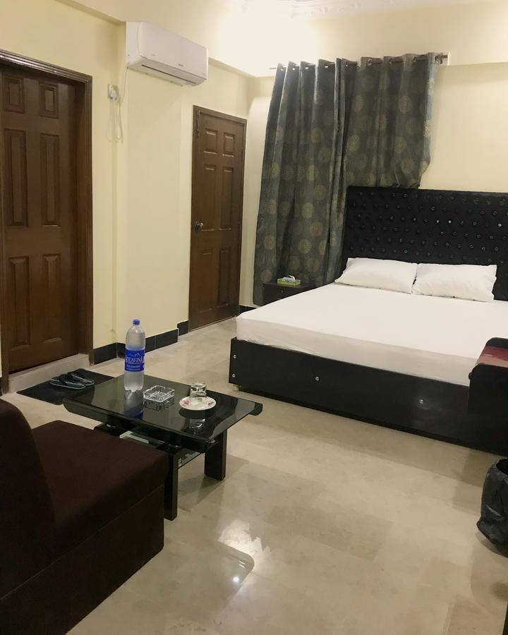 Hotel Second Home การาจี ภายนอก รูปภาพ