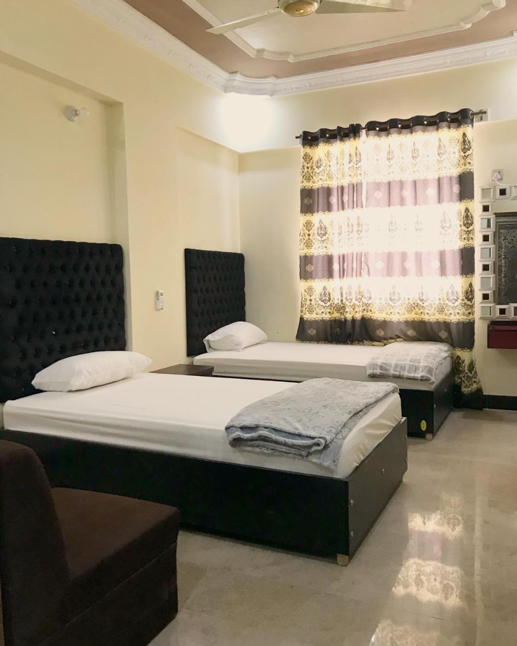 Hotel Second Home การาจี ภายนอก รูปภาพ