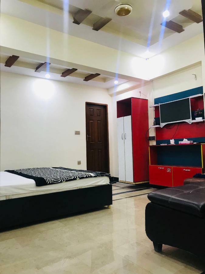 Hotel Second Home การาจี ภายนอก รูปภาพ